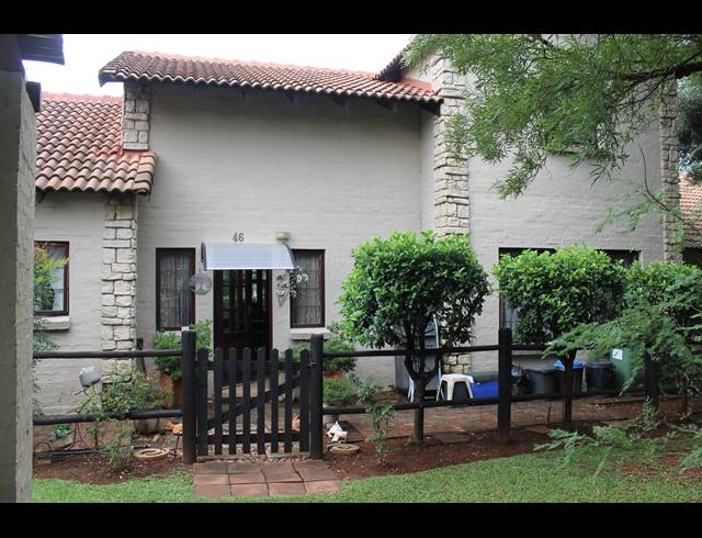 3 BEDROOM TOWNHOUSE FOR SALE IN THE COVES